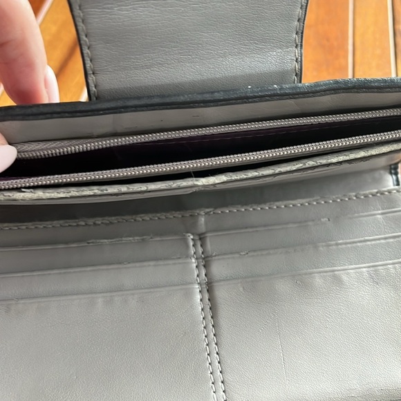 Coach Women’s Wallet. Black(dark gray)​ - Picture 6 of 7